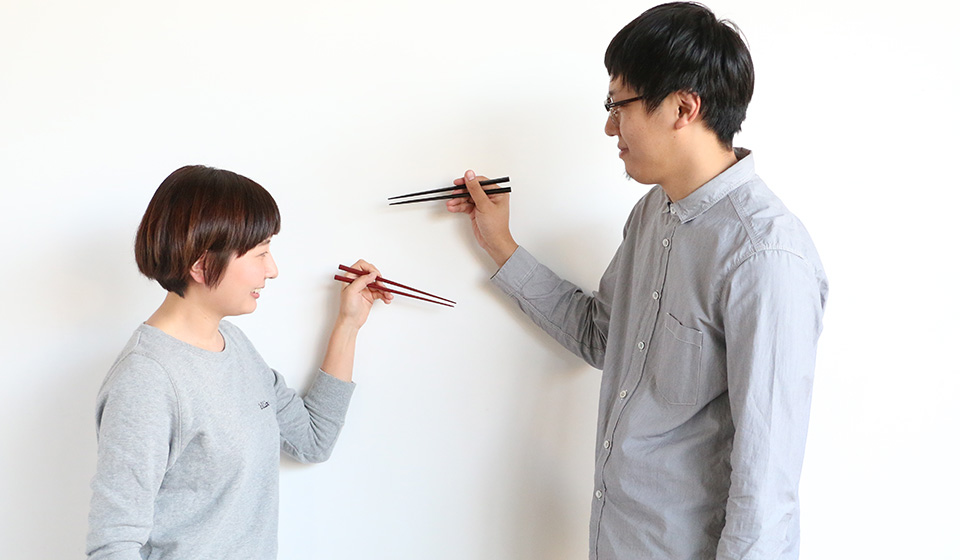 デザイナーが話したくなる「拭き漆のお箸」